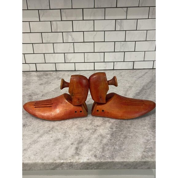 Vintage Floresheim Wooden Shoe Tree Form Adjustable Ventilated Monogram Crest - Picture 7 of 8